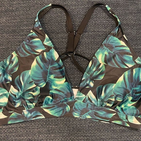 Two piece swim suit- swim shorts and bikini top - Picture 2 of 5